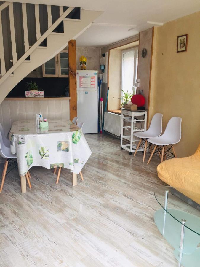 Petite Maison Au Coeur De L Auvergne Jumeaux Buitenkant foto
